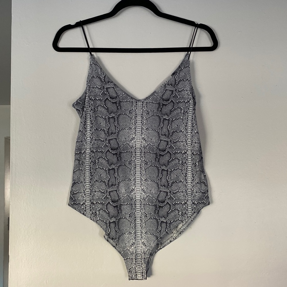 Gaze Grey Snake Print Body Suit Size M
